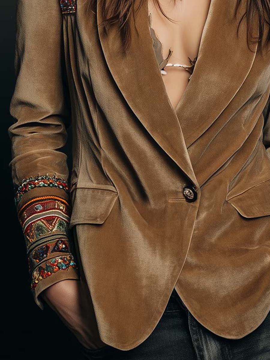Laura – Velvet Blazer with Embroidered Detail