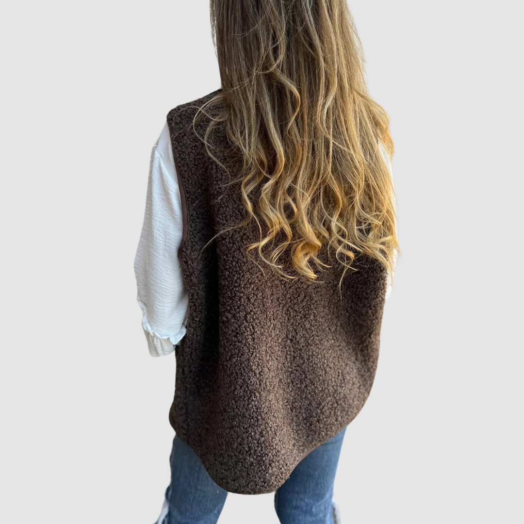 Melinda – Sleeveless Sherpa-Look Button Vest