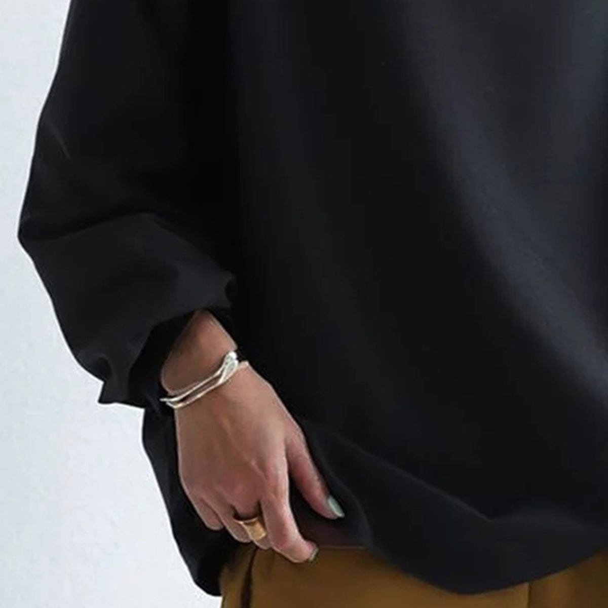 Katherine – Oversized High-Neck Relaxed Top