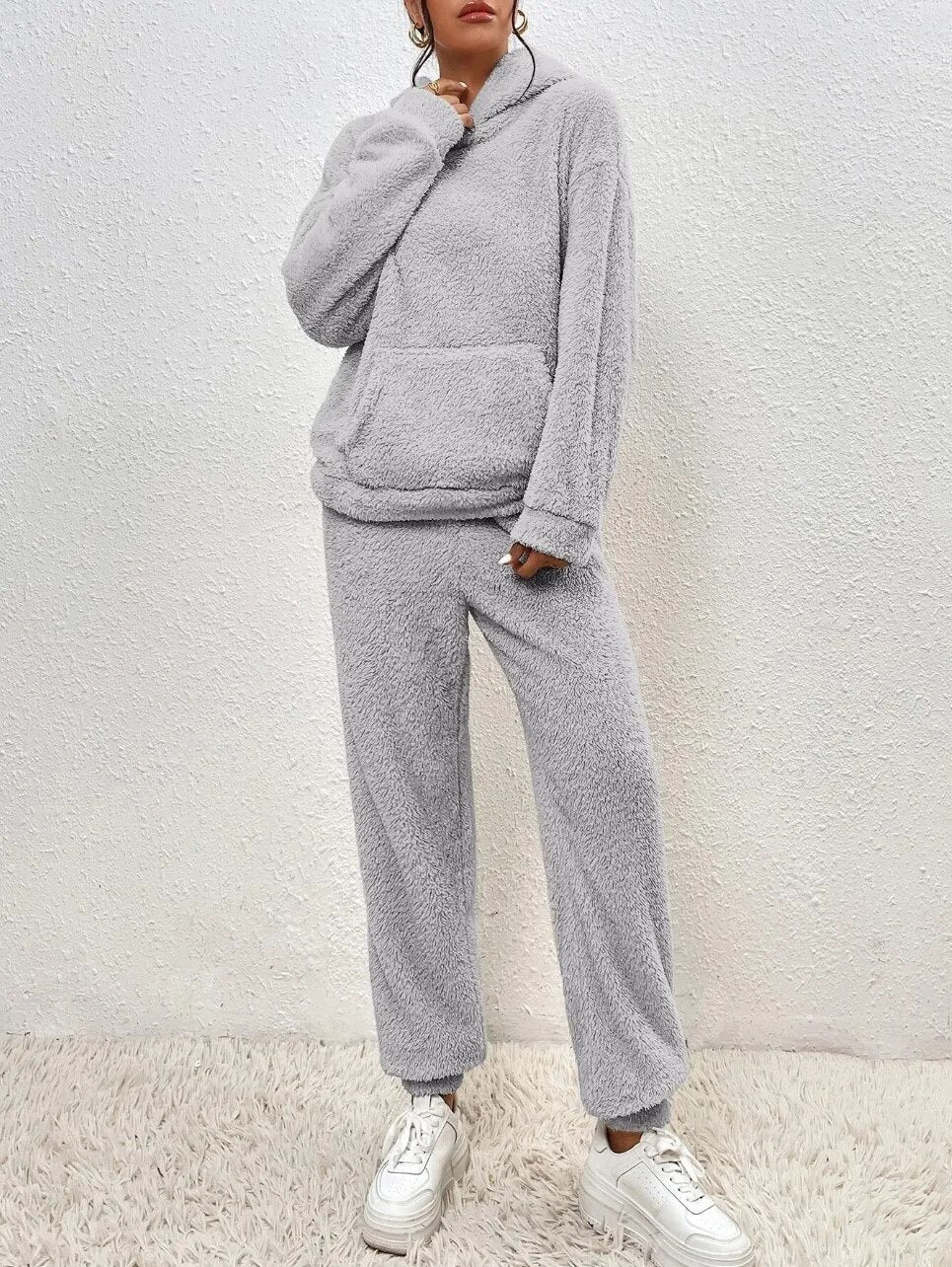 Meredith – Fluffy Hooded Lounge Set