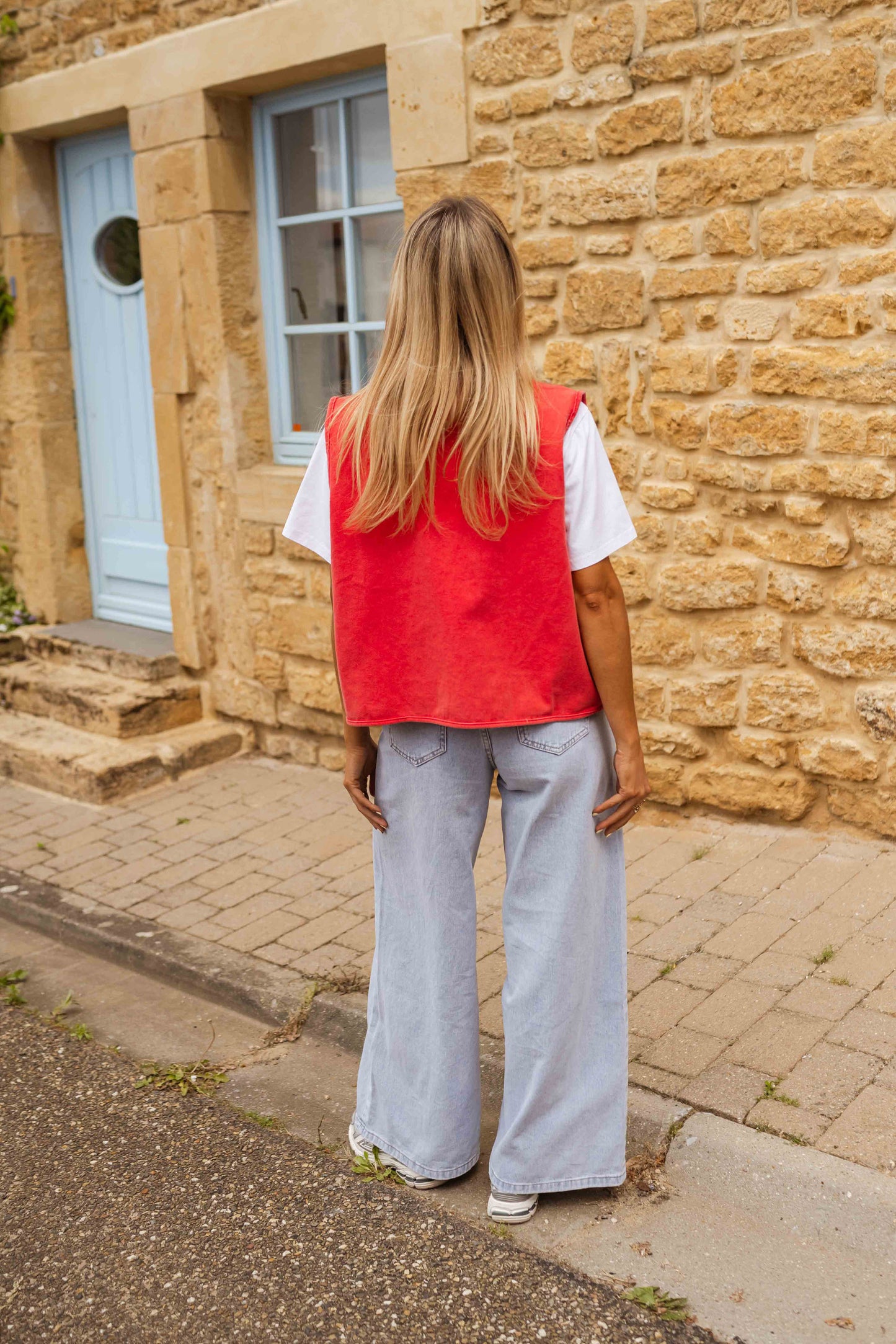 Laverne – Button-Front Sleeveless Vest