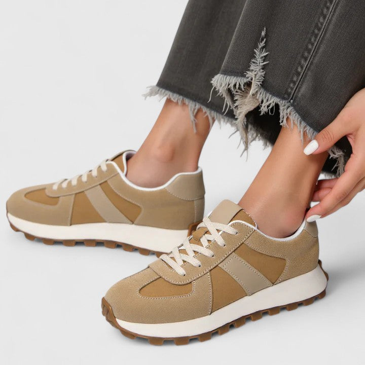 Francesca | Retro Lace-Up Sneakers