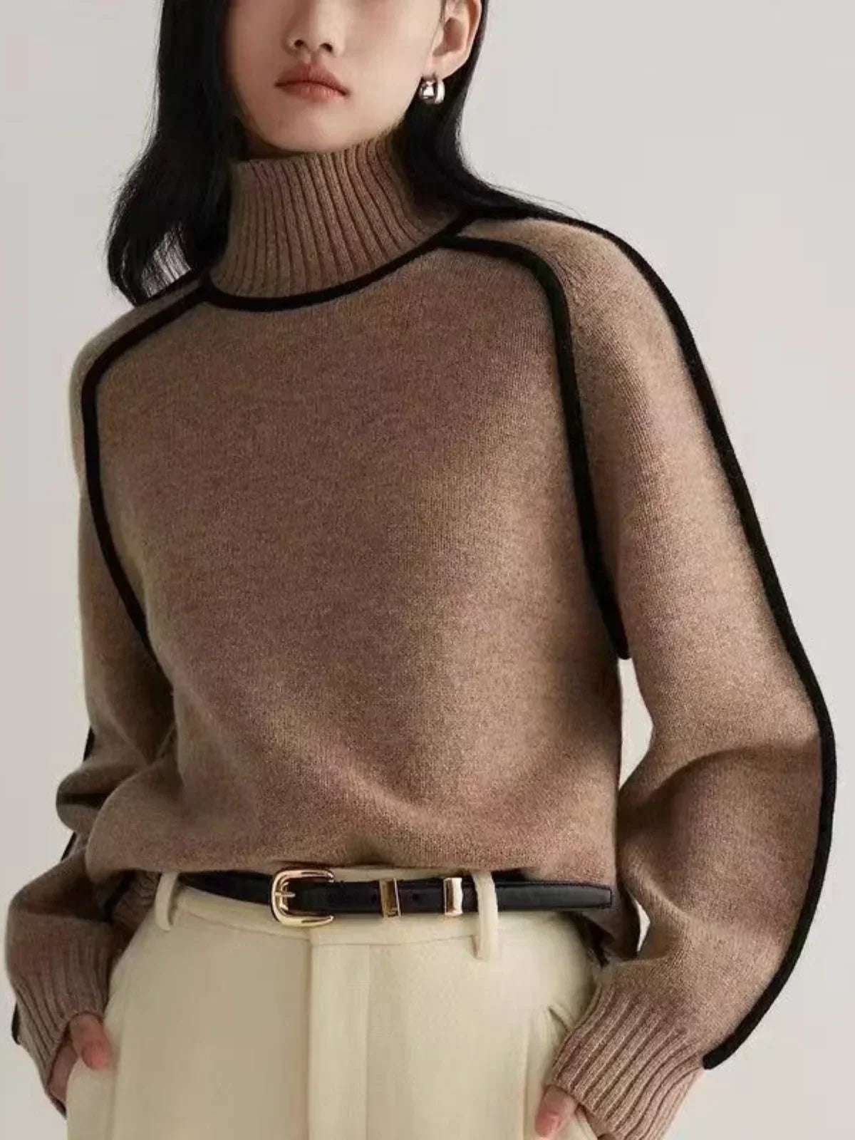 Kari – Turtleneck Sweater with Contrast Piping