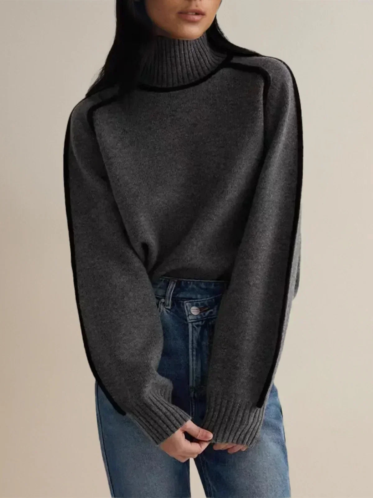 Kari – Turtleneck Sweater with Contrast Piping
