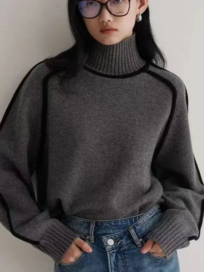 Kari – Turtleneck Sweater with Contrast Piping