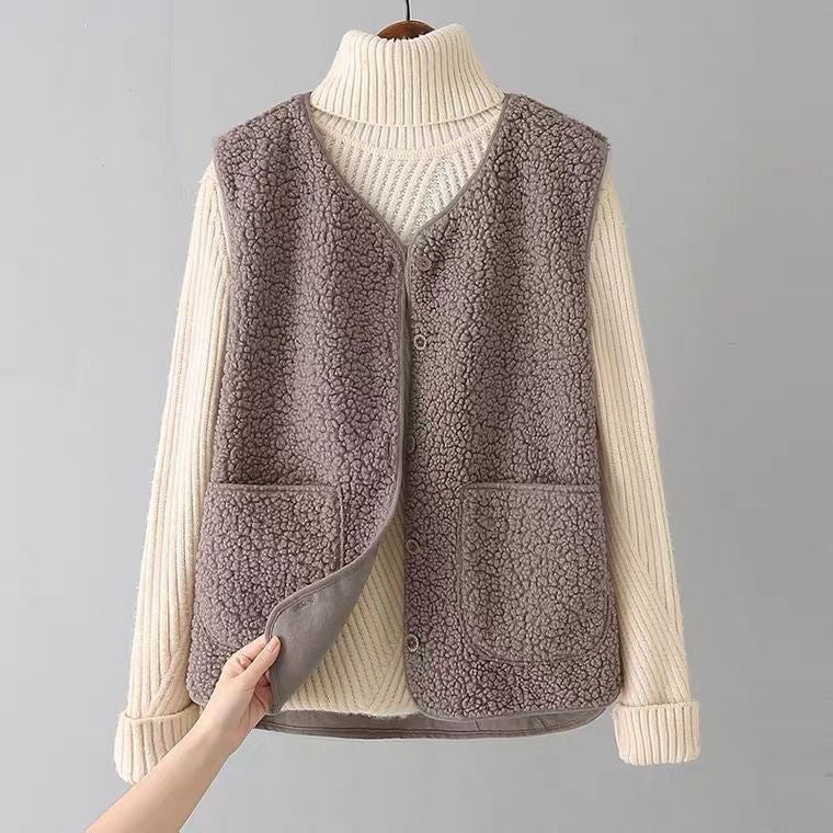 Josephine – Sleeveless Button-Front Vest
