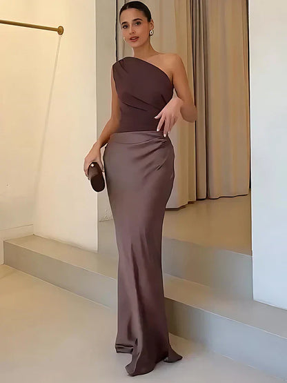 Alma | Maxi Dress with a Gilt in Satin