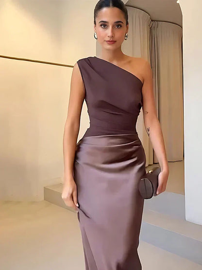 Alma | Maxi Dress with a Gilt in Satin
