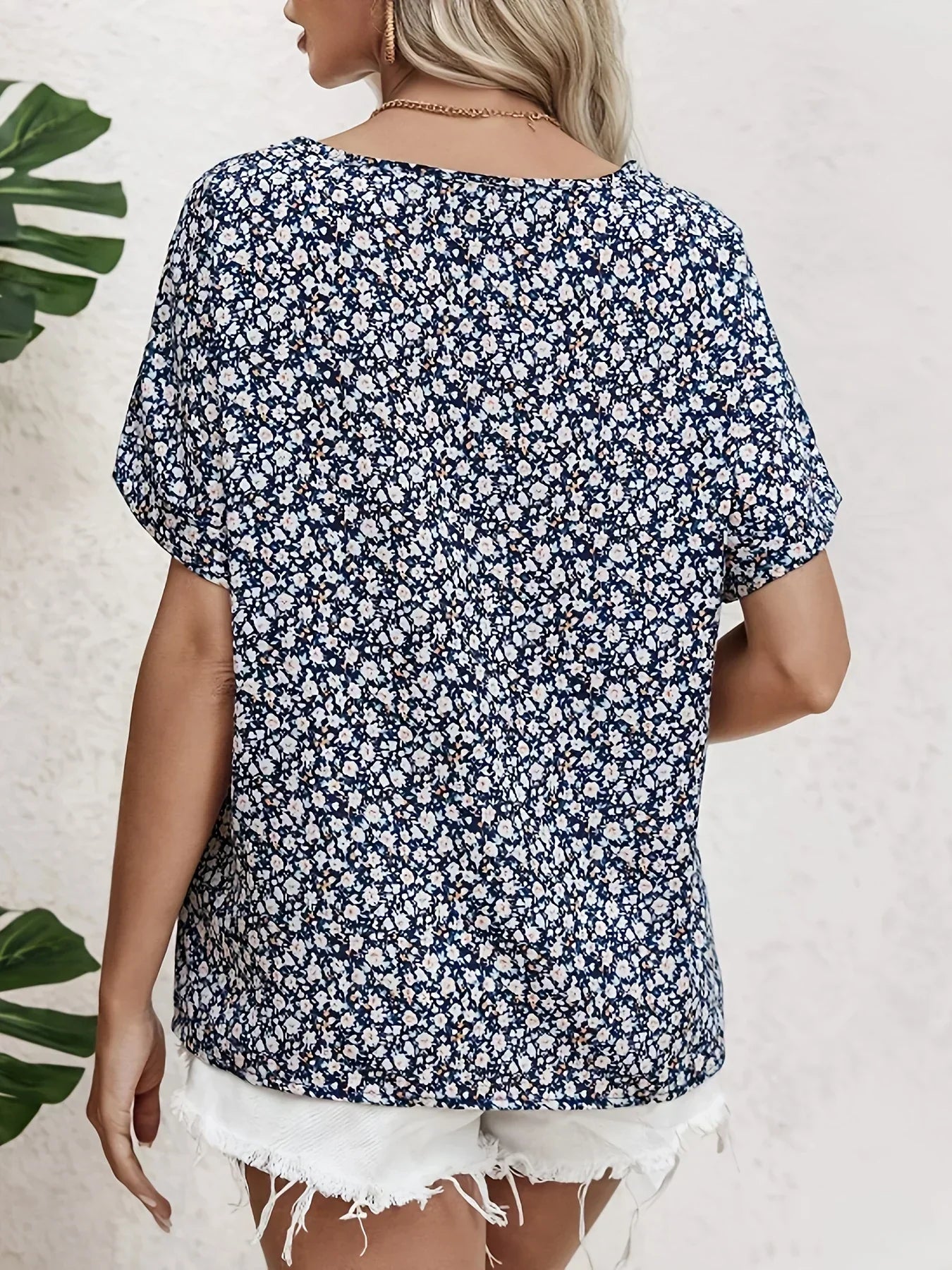 Khadija | Chic Floral Print Blouse