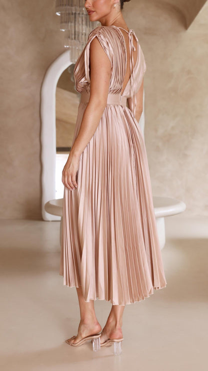 Suki | Elegant Pleated Maxi Dress