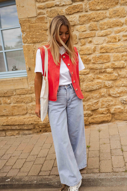Laverne – Button-Front Sleeveless Vest