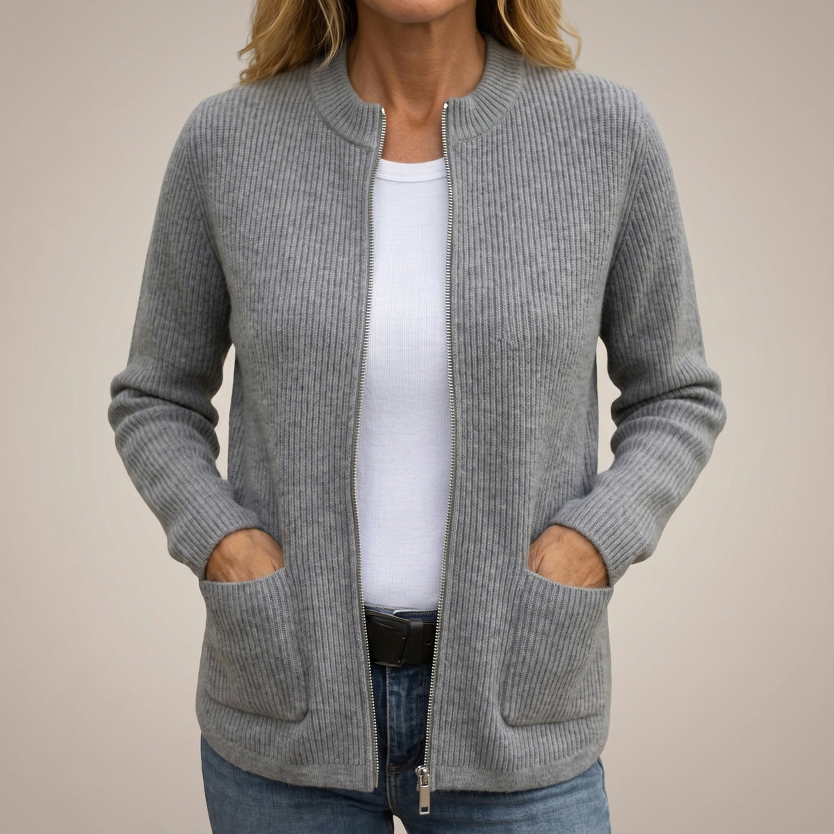Heather – Ribbed Zip-Up Cardigan with Deep Pockets