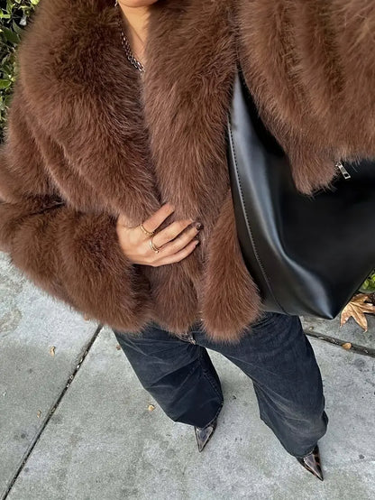 Rosemarie – Luxurious Faux Fur Cropped Jacket