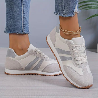 Vonda – Retro Lace-Up Everyday Sneakers